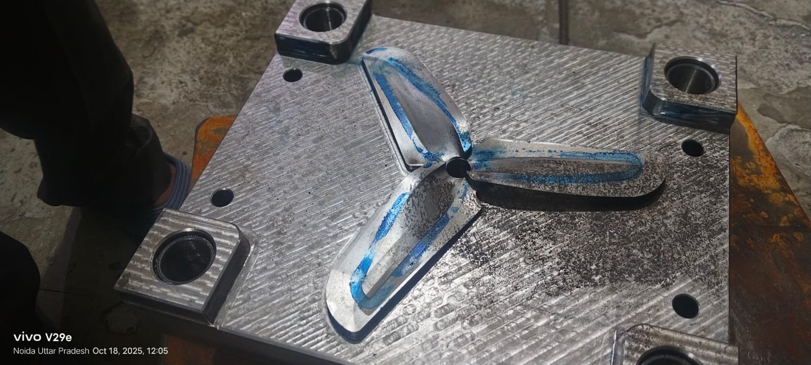 Empty mold cavity after ejection